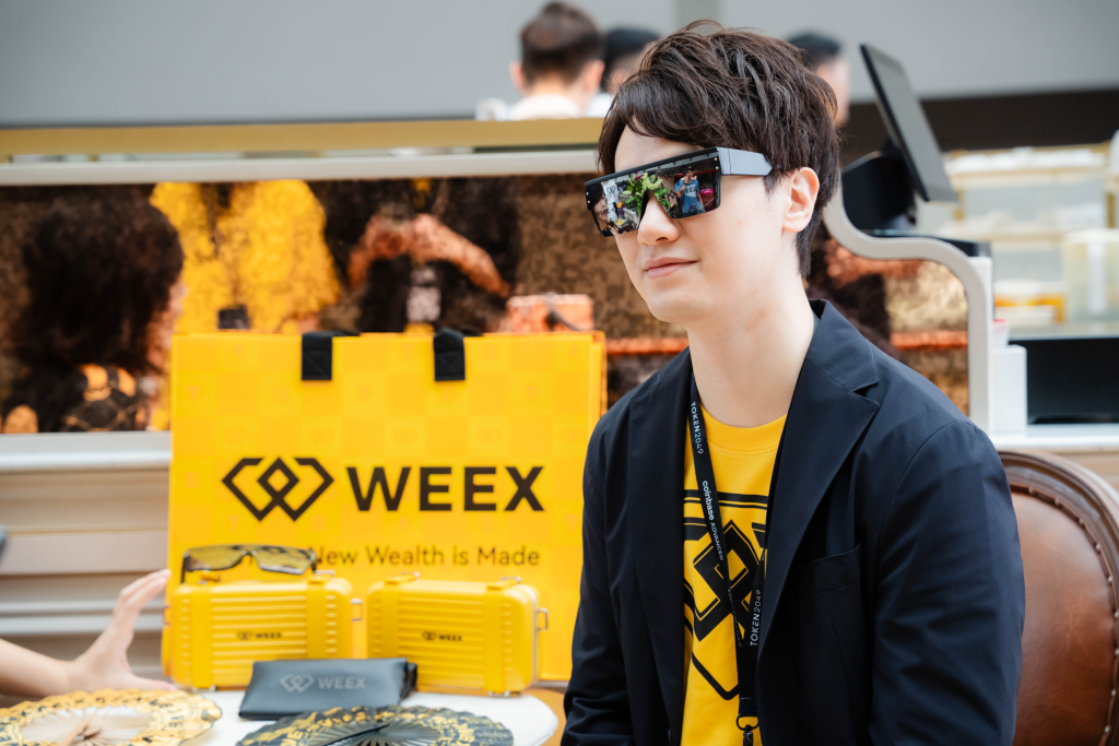 WEEX閃耀Token2049新加坡，CSO Ethan首次亮相全球舞台